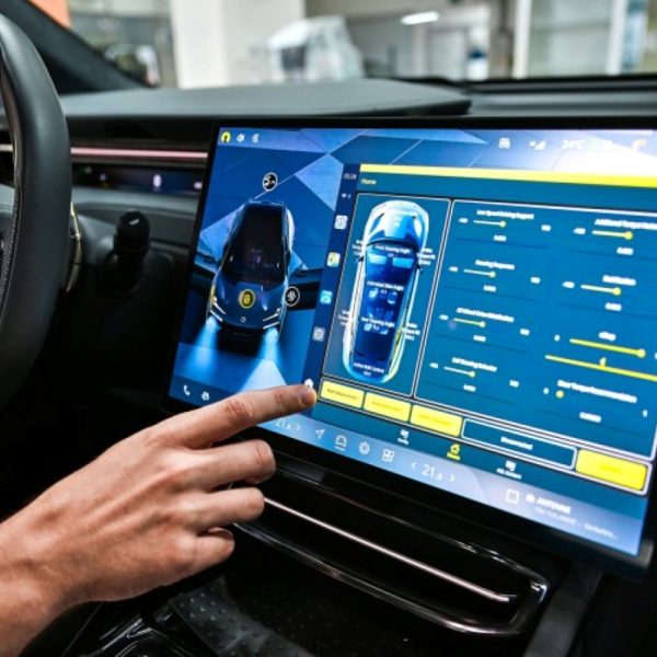 Tuner une voiture aussi simplement que dans un jeu vidéo ? Cette entreprise l’a fait