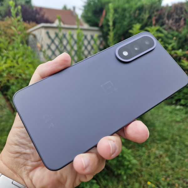 Test OnePlus Nord 5 : un smartphone de milieu de gamme qui coche presque toutes les cases