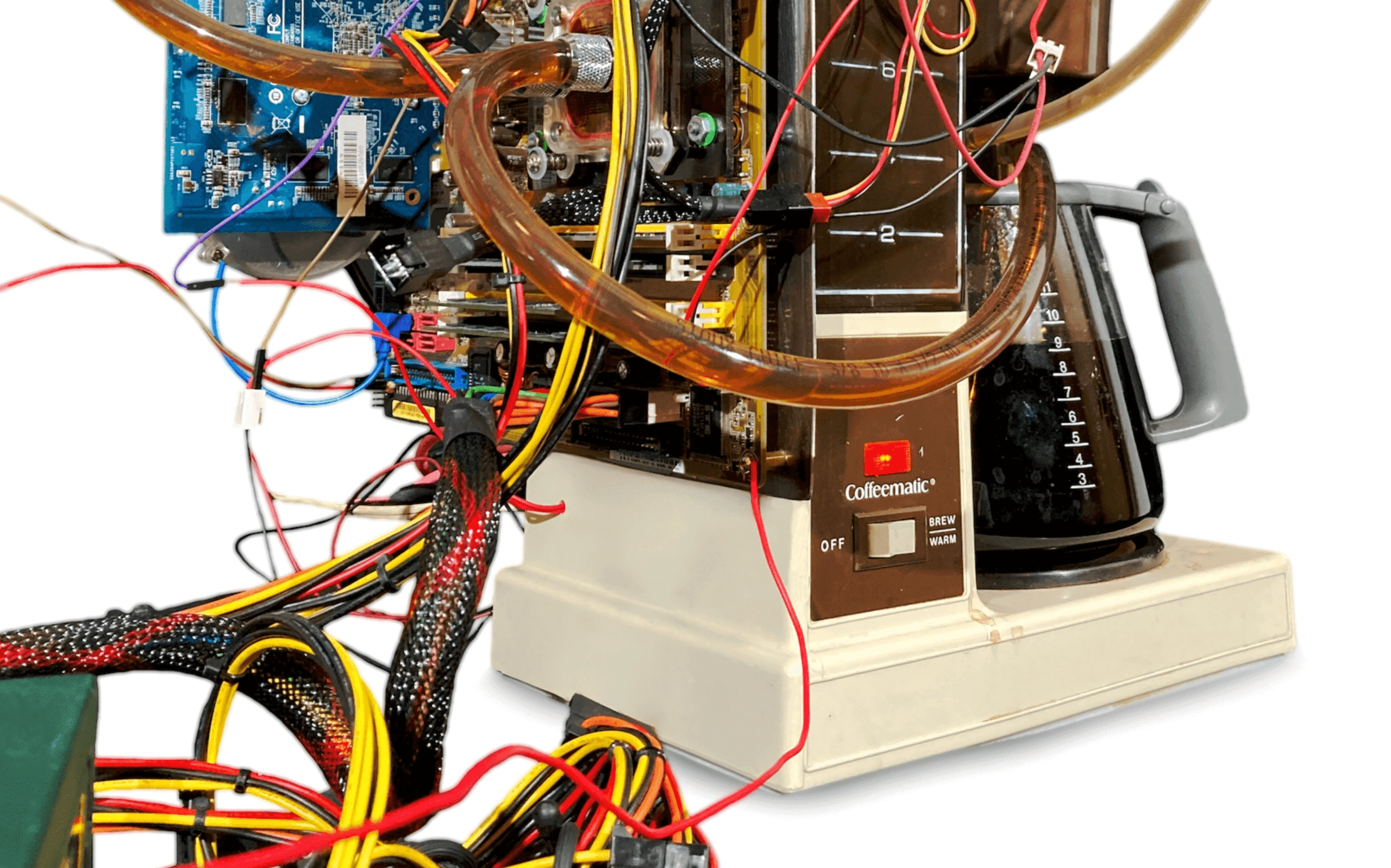 Coffeematic PC – Il refroidit son PC avec du café brûlant