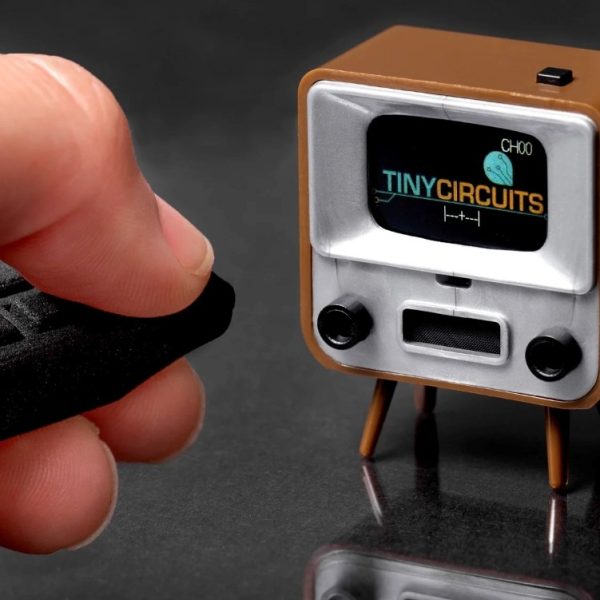 Retour vers la nostalgie avec ce mini lecteur vidéo inspiré des télévisions vintage