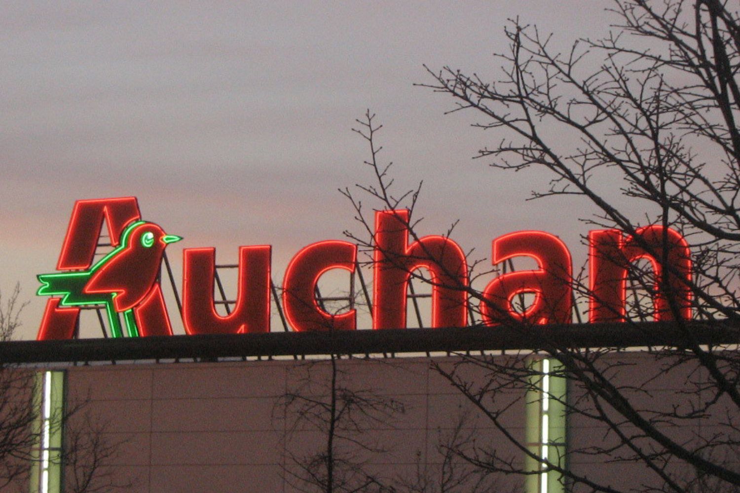 Nouvelle cyberattaque chez Auchan : les données personnelles de centaines de milliers de clients en fuite