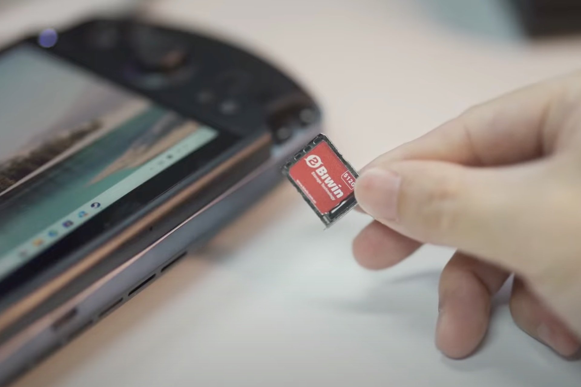 Biwin invente le SSD ultra-rapide qui s’installe comme une carte SIM