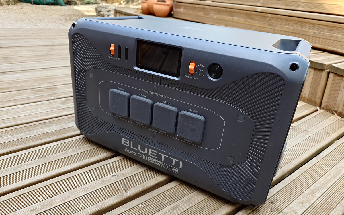 Test Bluetti Apex 300 : une géante modulaire quasi parfaite