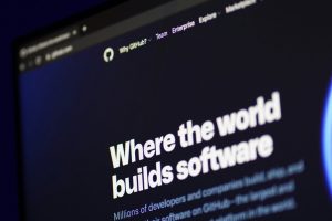 Après le départ du patron de GitHub, Microsoft resserre son emprise