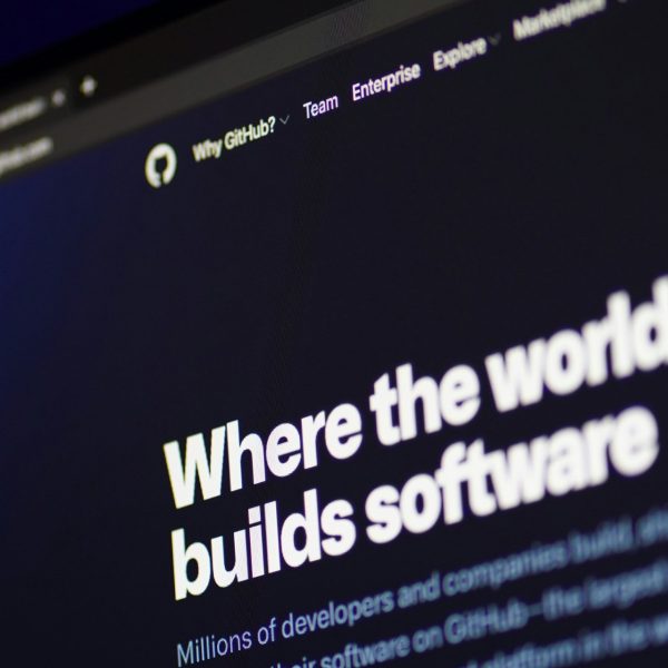 Après le départ du patron de GitHub, Microsoft resserre son emprise
