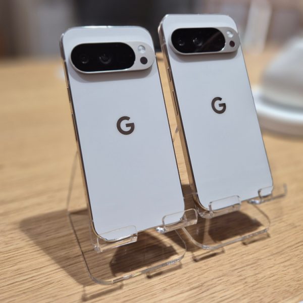 La charge sans fil est lente sur le Pixel 10 Pro et le Pixel 10 ? Google explique pourquoi