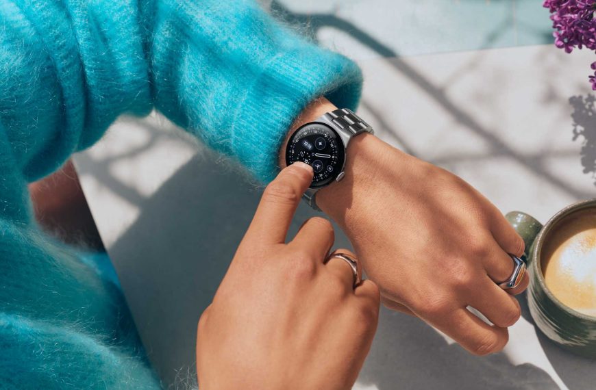 La Pixel Watch 4 est facile à réparer, contrairement aux précédents modèles