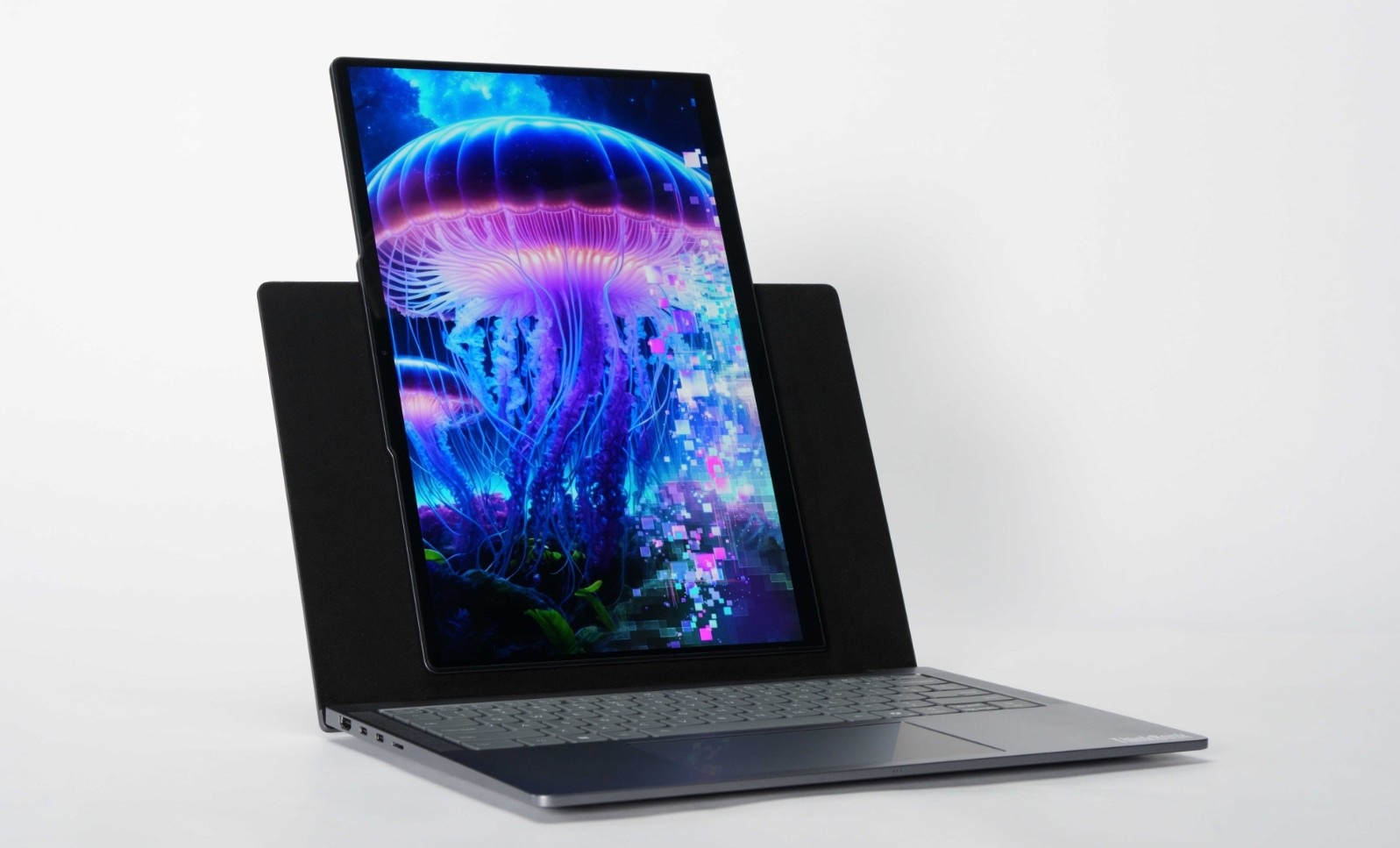 Lenovo va présenter un PC portable à écran rotatif, rien que ça