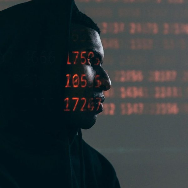 « Vibe-hacking » : quand Claude et l’IA deviennent complices des cybercriminels