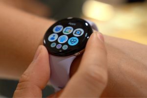 La nouvelle puce de Qualcomm pour la Pixel Watch 4 active les messages d’urgence par satellite