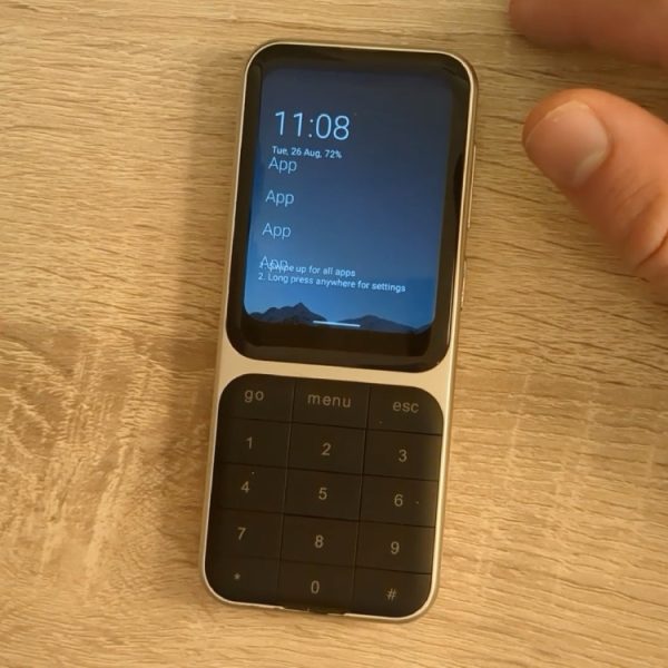 Voici le Sidephone en action, un smartphone sous Android qui veut vous libérer des applis superflues