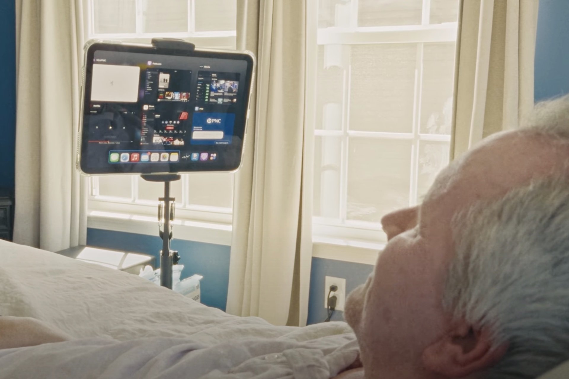« J’ai retrouvé une part de mon indépendance » : l’iPad se contrôle par la pensée grâce à un implant Synchron