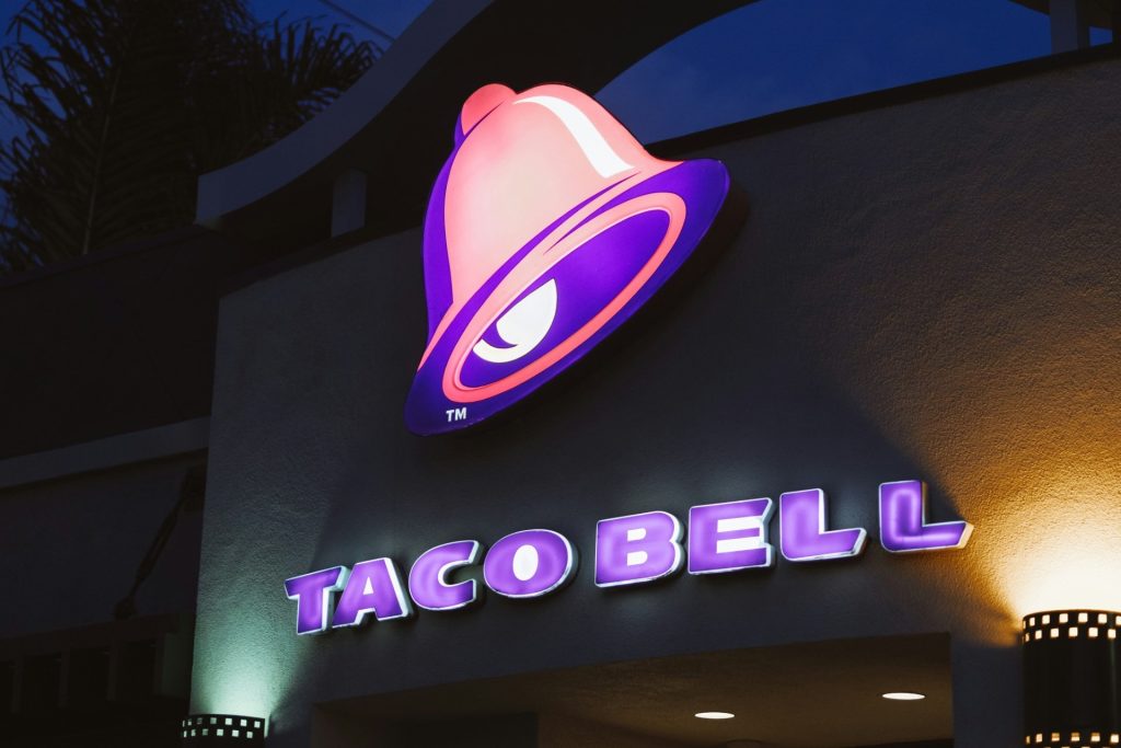 Après les ratés de l’IA, Taco Bell préfère parfois un humain pour prendre les commandes