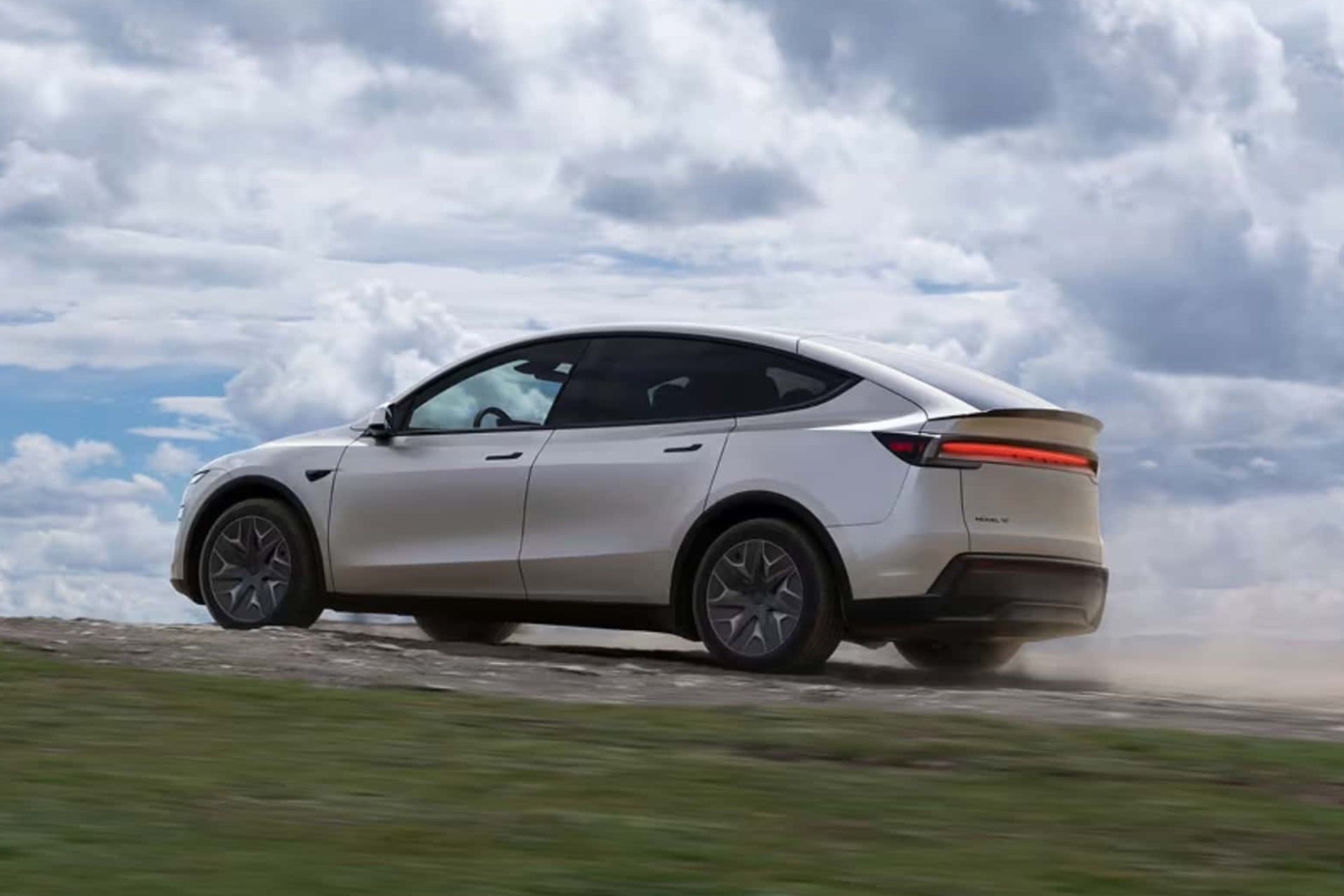 Alors qu’Elon Musk s’entête sur la conduite autonome, Tesla s’effondre en Europe