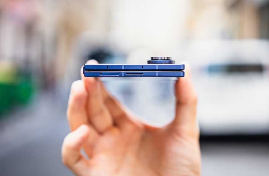 Galaxy Z Fold 7 : le smartphone le plus innovant de Samsung est aussi l’un des pires à réparer