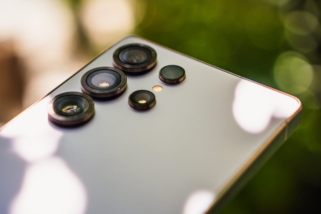 Galaxy S26 Ultra : Samsung oserait un changement des design surprenant