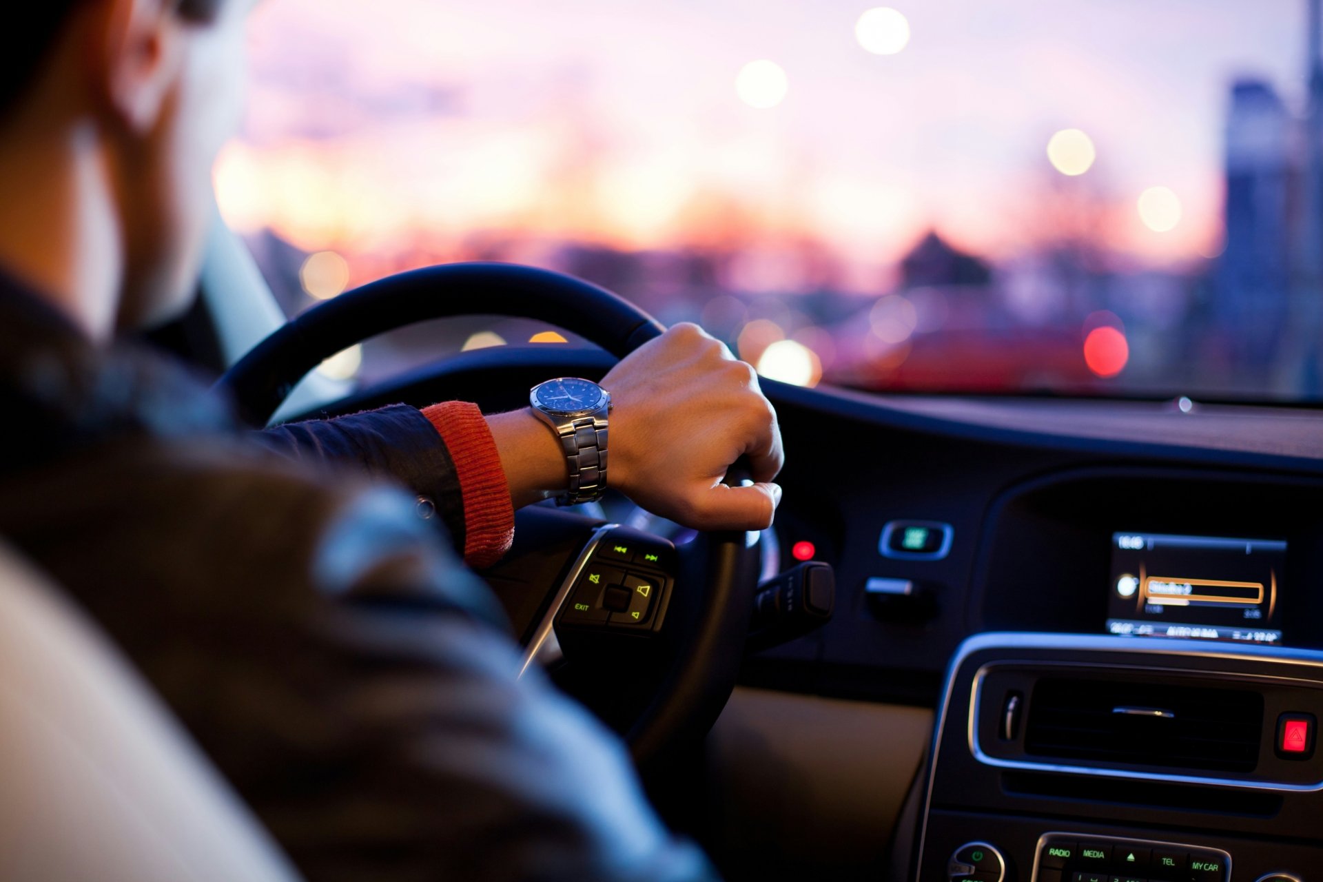 Ivre, il rentre en toute sécurité avec sa voiture grâce à ce service chinois