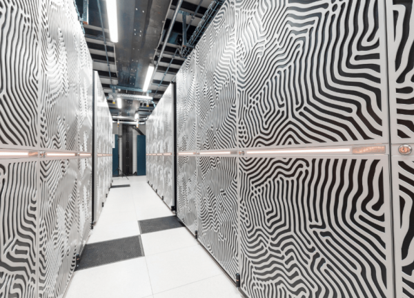 Telex : Le HPC exascale Jupiter inauguré, Onepoint rachète In-IT, OpenAI concurrence Linkedin