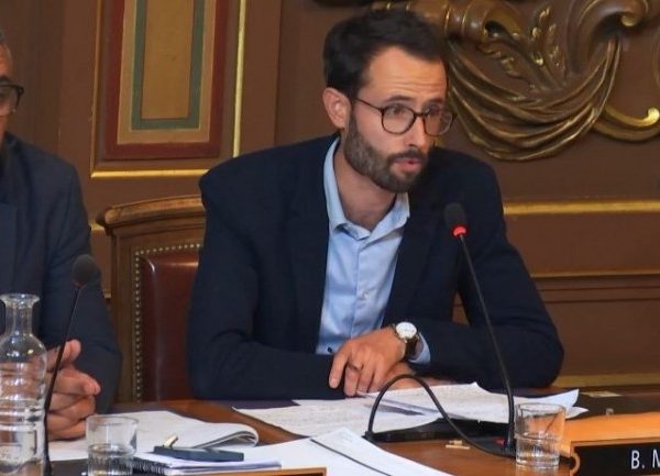 La ville de Lyon cadre les usages de la GenAI