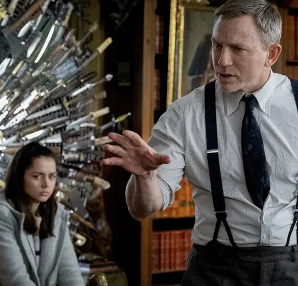 Cette saga au casting de fou revient sur Netflix fin 2025 : un ancien James Bond mène l'enquête