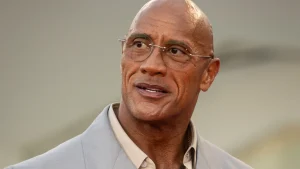 Dwayne Johnson est méconnaissable : The Rock a perdu 30 kilos pour incarner un personnage de 70 ans dans son prochain film !