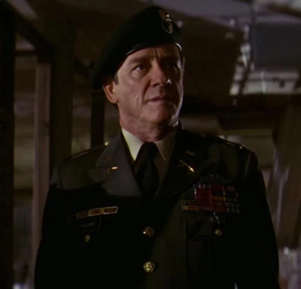 Sylvester Stallone n’a pas voulu que cet acteur, décédé il y a 22 ans, soit remplacé : il a joué à ses côtés dans 3 films d’une immense saga d’action