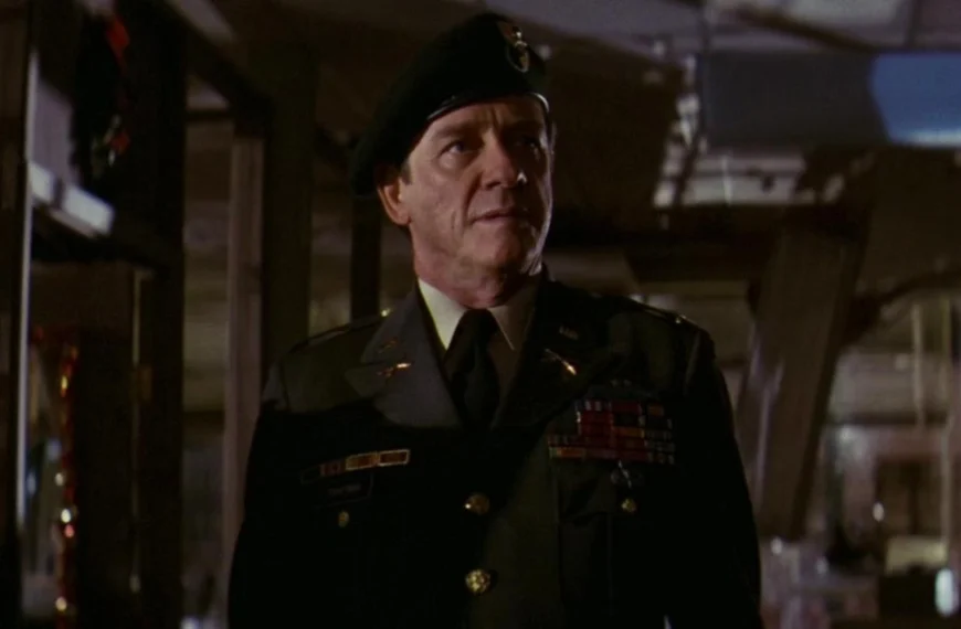 Sylvester Stallone n’a pas voulu que cet acteur, décédé il y a 22 ans, soit remplacé : il a joué à ses côtés dans 3 films d’une immense saga d’action