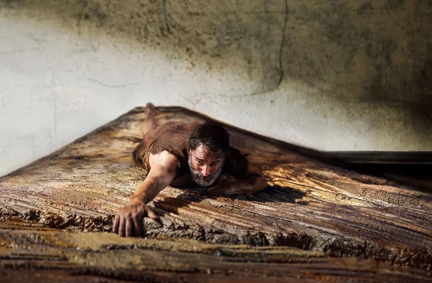 Jean Dujardin minuscule pour son prochain film ! Une nouvelle bande-annonce a été dévoilée