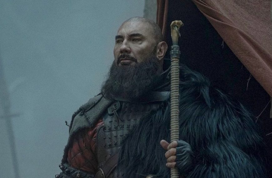 "Plus grand que l'original" Le remake de ce film fantastique avec Henry Cavill fait une promesse aux fans, 39 ans plus tard