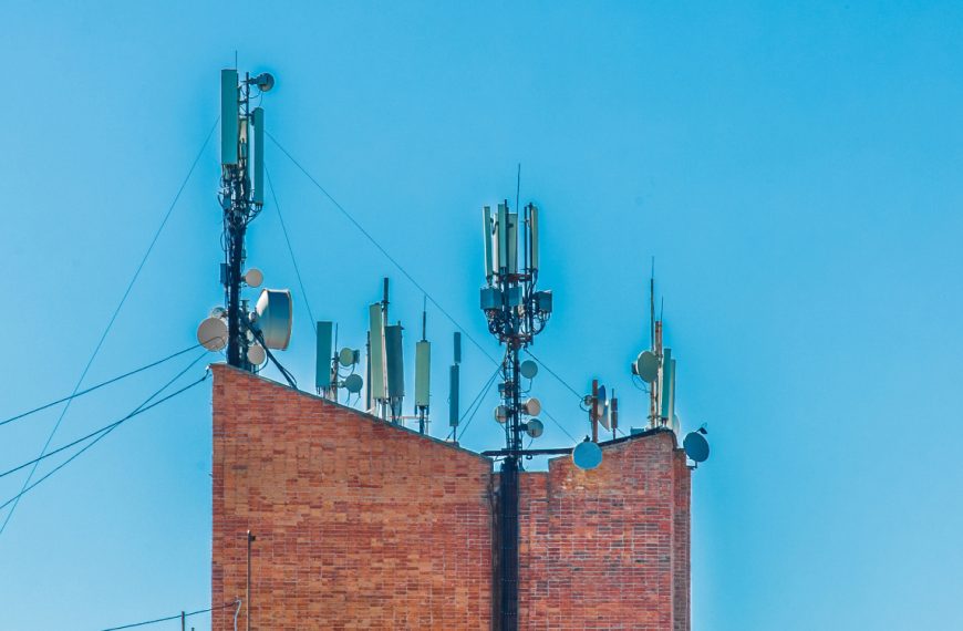 Ces escrocs utilisent de faux relais mobiles pour envoyer des milliers de SMS piégés