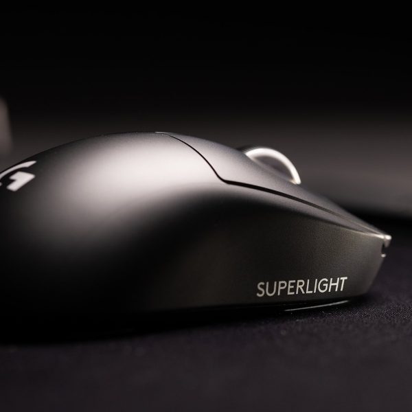 Logitech présente sa nouvelle souris Esport PRO X Superlight 2c et dévoile sa prochaine grosse révolution gaming