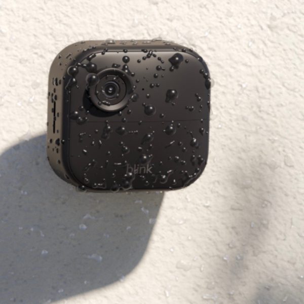 Blink Outdoor 4 : la caméra + sonnette vidéo sans fil à -41% sur Amazon