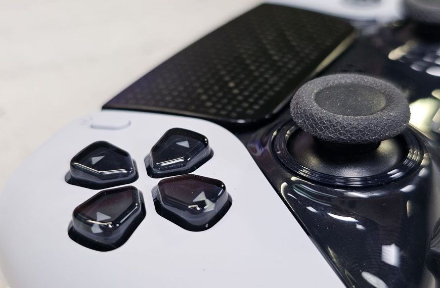 La dernière mise à jour pour la PS5 active enfin une fonction essentielle pour la manette DualSense