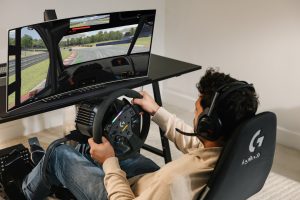 Base direct drive G RS50 et pédale RS, Logitech franchit un nouveau palier pour la simulation automobile