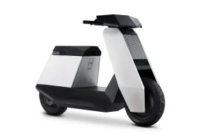 Ce scooter électrique aux allures de Cybertruck arrive en Europe avec des accessoires étonnants