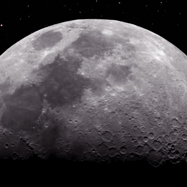 Cette mystérieuse quasi-lune accompagne la Terre discrètement depuis plus d’un demi-siècle