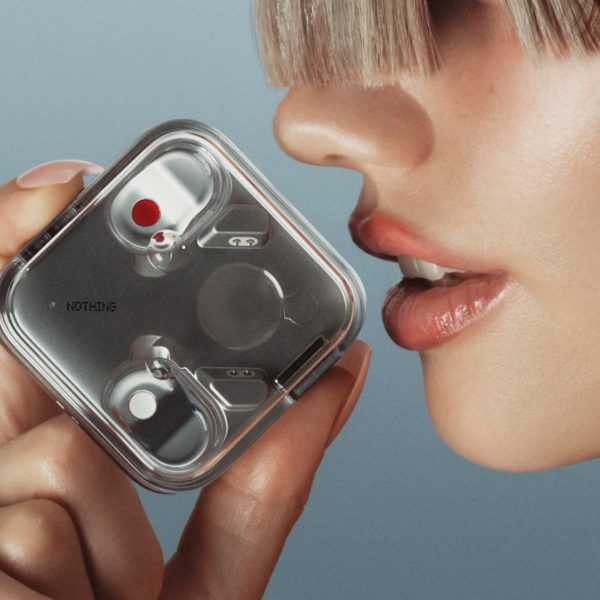 Nothing Ear (3) annoncés : des écouteurs premium et avec un dictaphone en guise de boitier