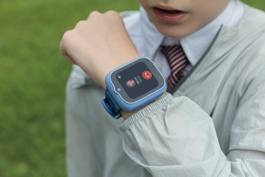 IFA 2025 : TCL lance une montre et un smartphone adaptés aux enfants, un pari qui pourrait payer au long terme