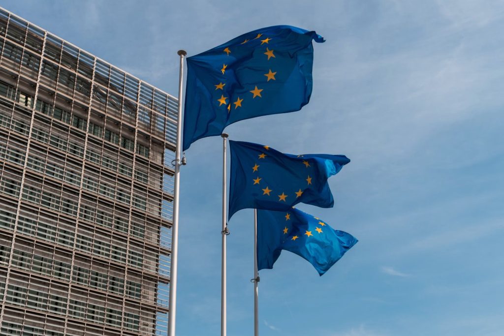 Pour ménager la susceptibilité américaine, Bruxelles aurait reporté une sanction contre Google