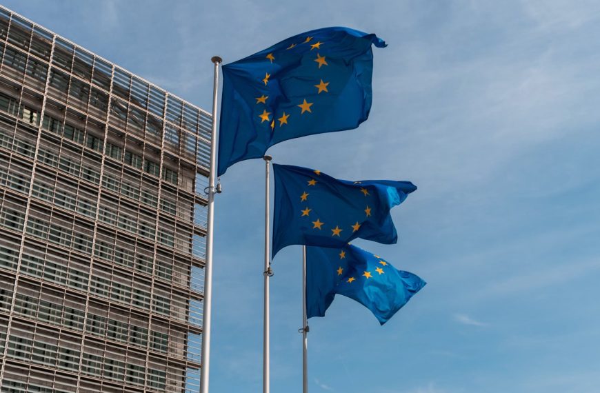 Pour ménager la susceptibilité américaine, Bruxelles aurait reporté une sanction contre Google