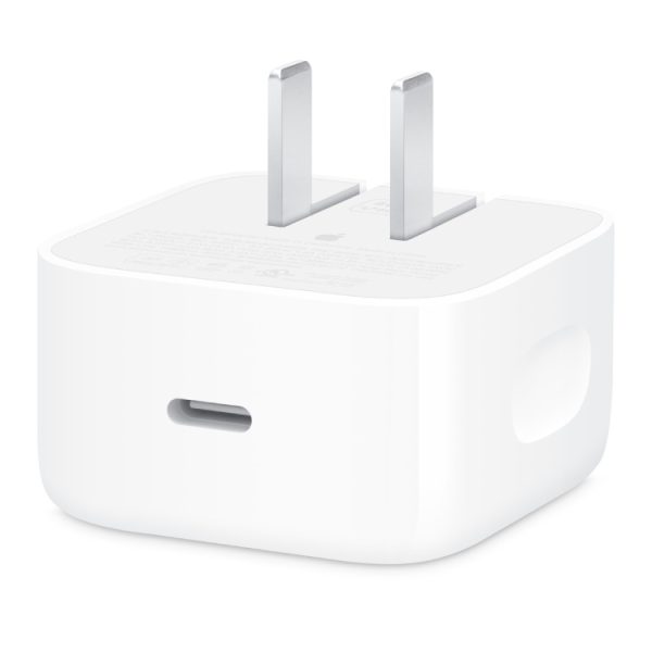 iPhone 17 : ce chargeur rapide officiel adapte automatiquement sa puissance pour ne pas abîmer votre batterie