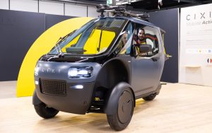 Doubler des voitures en pédalant ? C’est possible avec ce tricycle électrique français