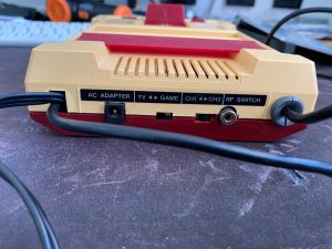 Famicom-OpenAV – Pour ajouter une sortie AV composite sur une Famicom