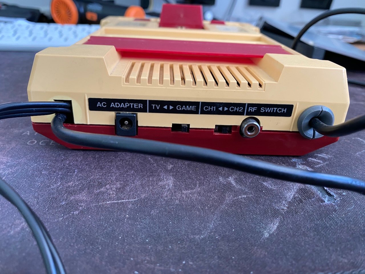 Famicom-OpenAV – Pour ajouter une sortie AV composite sur une Famicom