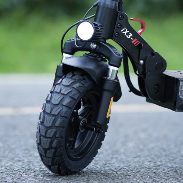 800W sous le pied, 40km dans le viseur : à prix XS, cette trottinette tout-terrain se vend par camions 🚛