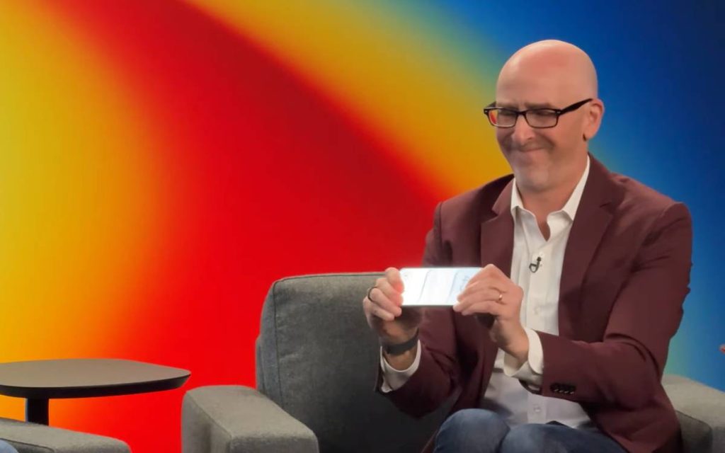 iPhone Air : impossible de plier le smartphone hyper fin, Apple a appris de ses erreurs