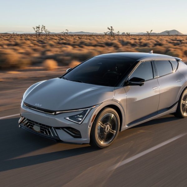 Un spécialiste compare la Kia EV6 2026 au Tesla Model Y, la hiérarchie va-t-elle changer ?