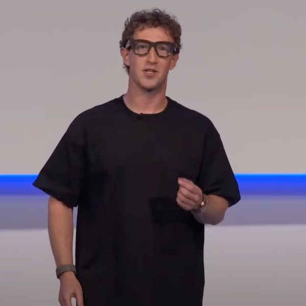 Pendant la keynote de Meta, Mark Zuckerberg a été piégé par ses propres lunettes connectées