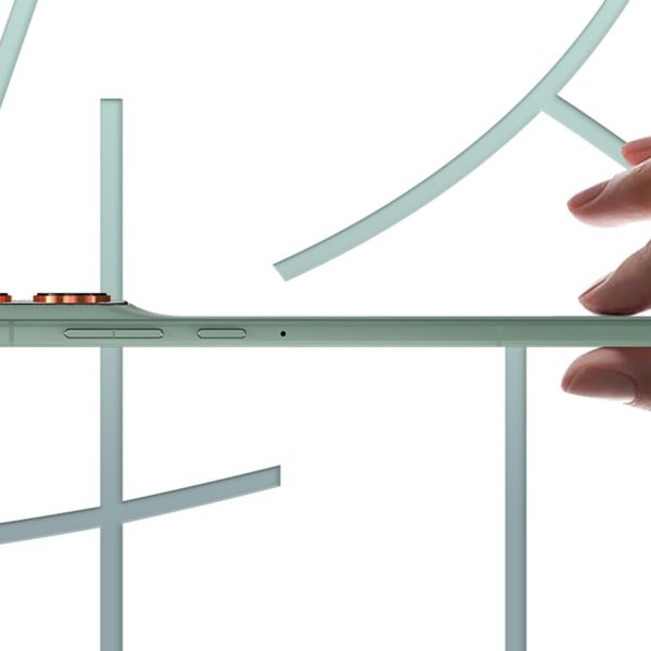 Motorola dégaine son smartphone ultra-fin pour défier les Galaxy S25 Edge et iPhone Air