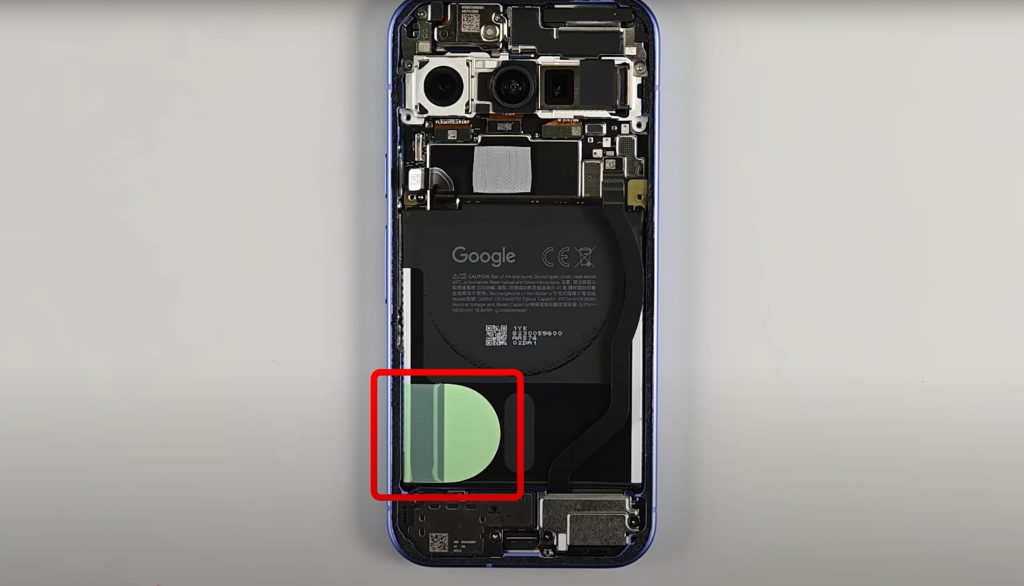 Remplacer la batterie du Pixel 10 est devenu un jeu d’enfant, un bon point pour Google